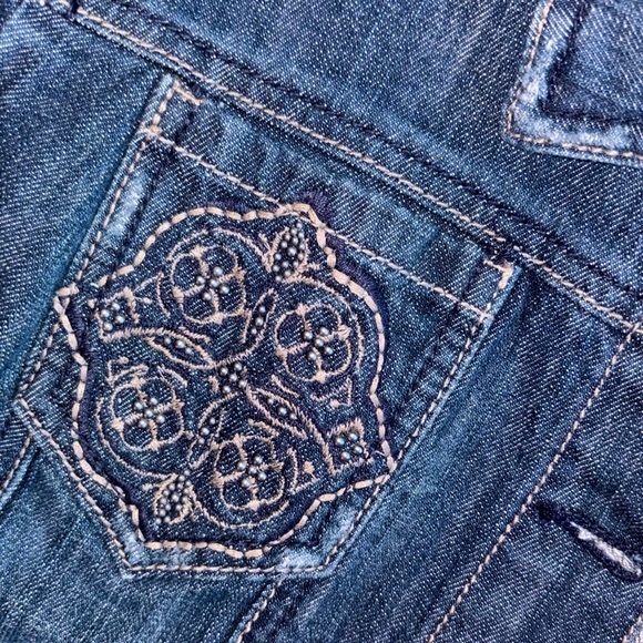 Code Bleu Women’s Med Embroidered Dark Wash Denim Button-Up Jean Jacket - Picture 7 of 14